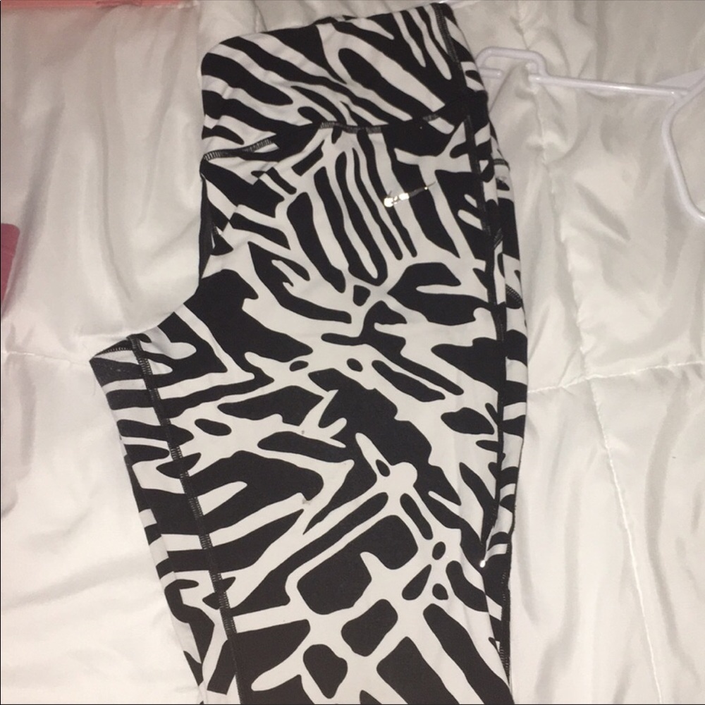 Nike design  dri-fit leggings
